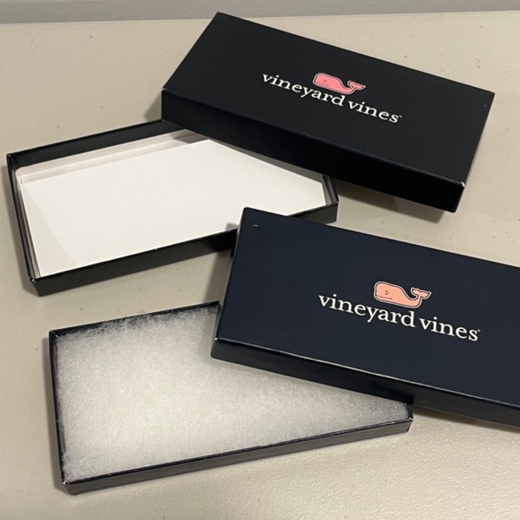 2 PC Lot Vineyard Vines EMPTY Gift Box - Small 6.25"L x 3" Navy - Picture 2 of 3